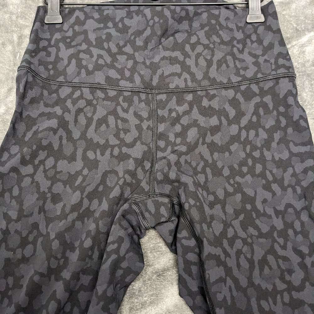 Lululemon Wunder Under legging - Picture 2 of 4